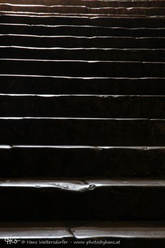 1404-9692